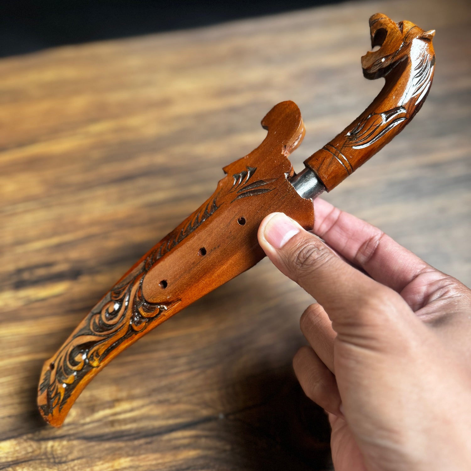 HUNTING & SURVIVAL KNIVES