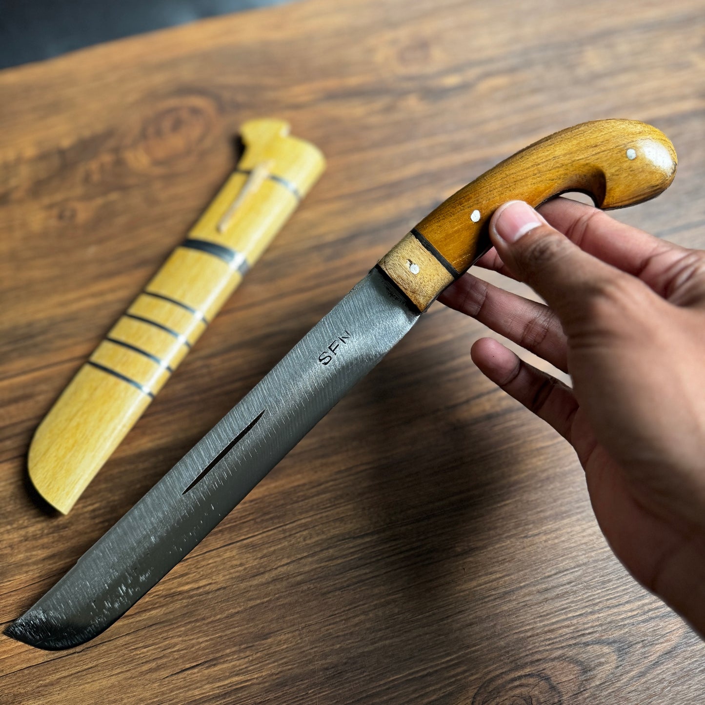 guava wood handle hand-forged bushcraft knife traditional hand carved detail view