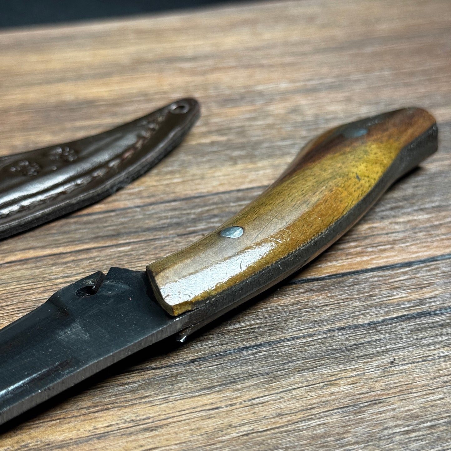 hand-forged jambiya knife traditional horn handle hand carved detail view