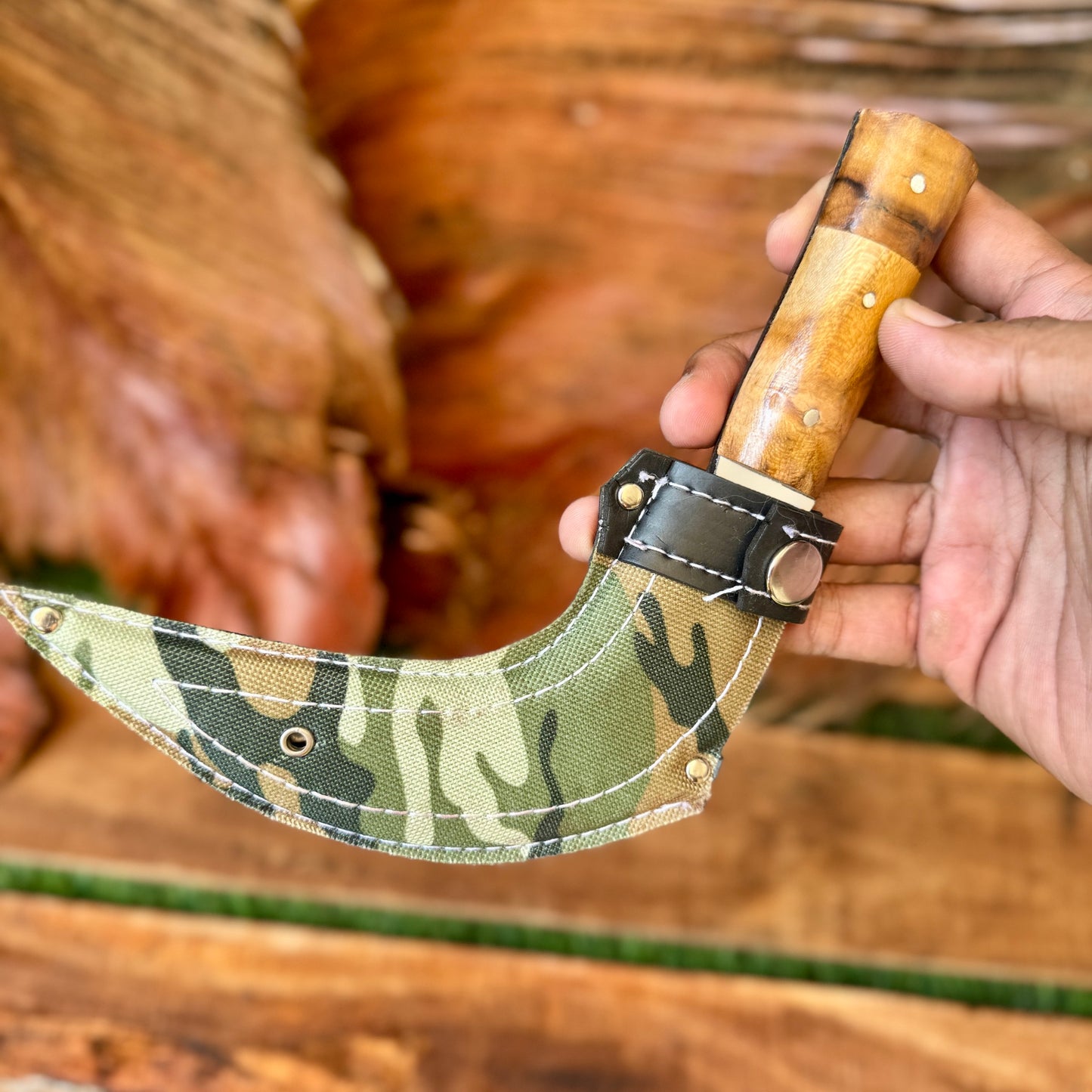hand-forged karambit knife carbon steel blade side profile sharp edge