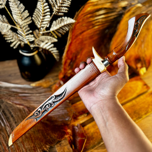hand-forged Indonesian Laduk knife carbon steel blade side profile